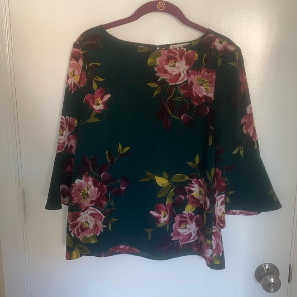 Elaine Rose Floral Bell sleeve blouse